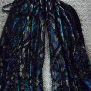 CLOSET CLEAR OUT:  Gorgeous Scarf Multicolor